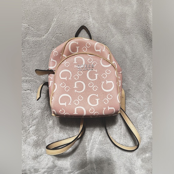 GUESS Mini Backpack 😍😍🎀 - Picture 1 of 4